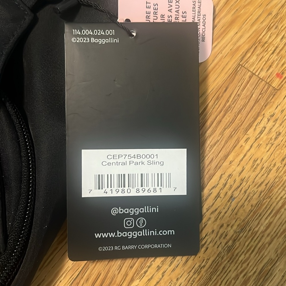 NWT - Baggallini Central Park Sling Bag - Picture 2 of 2